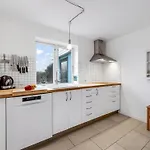 Laurentia - 200m From The Sea By Interhome