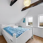 Laurentia - 200m From The Sea By Interhome