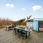 Laurentia - 200m From The Sea By Interhome
