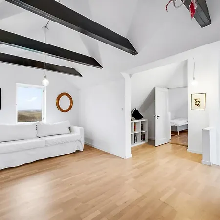 Laurentia - 200m From The Sea By Interhome