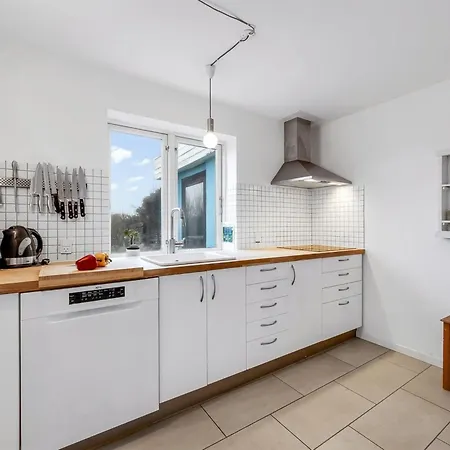 Laurentia - 200m From The Sea By Interhome